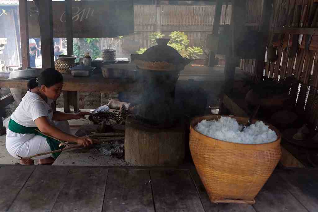 Di Balik Dapur Bali, Bertemu Para Peracik Rasa Warisan Leluhur