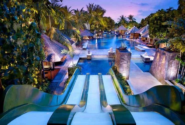 Hotel dengan Rooftop Bar Terbaik di Bali, Nongkrong Asyik Tanpa Harus Keluar Jauh