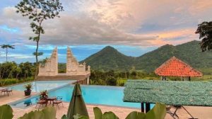 Hotel-Hotel Bernuansa Bali yang Populer